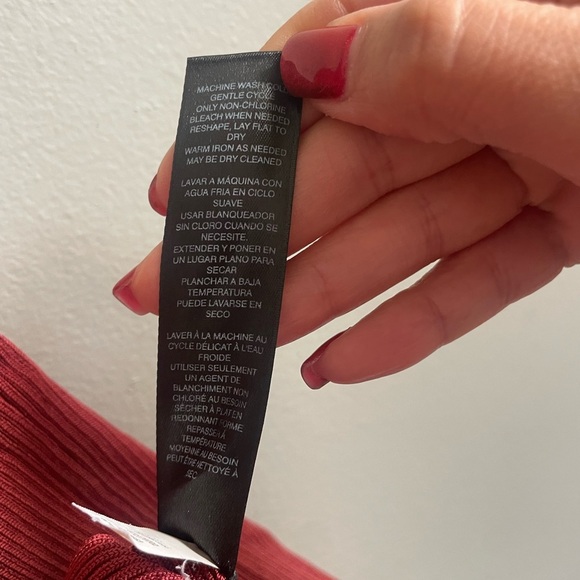 White House Black Market Red Ribbed Tank Top - Picture 4 of 6